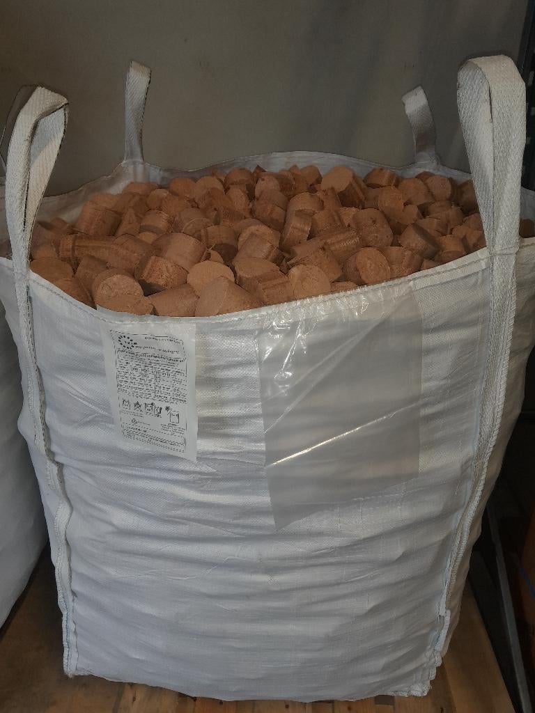 Briketten 1m3, Tuin en Terras, Haardhout, Minder dan 3 m³, Ophalen, Overige houtsoorten, Blokken