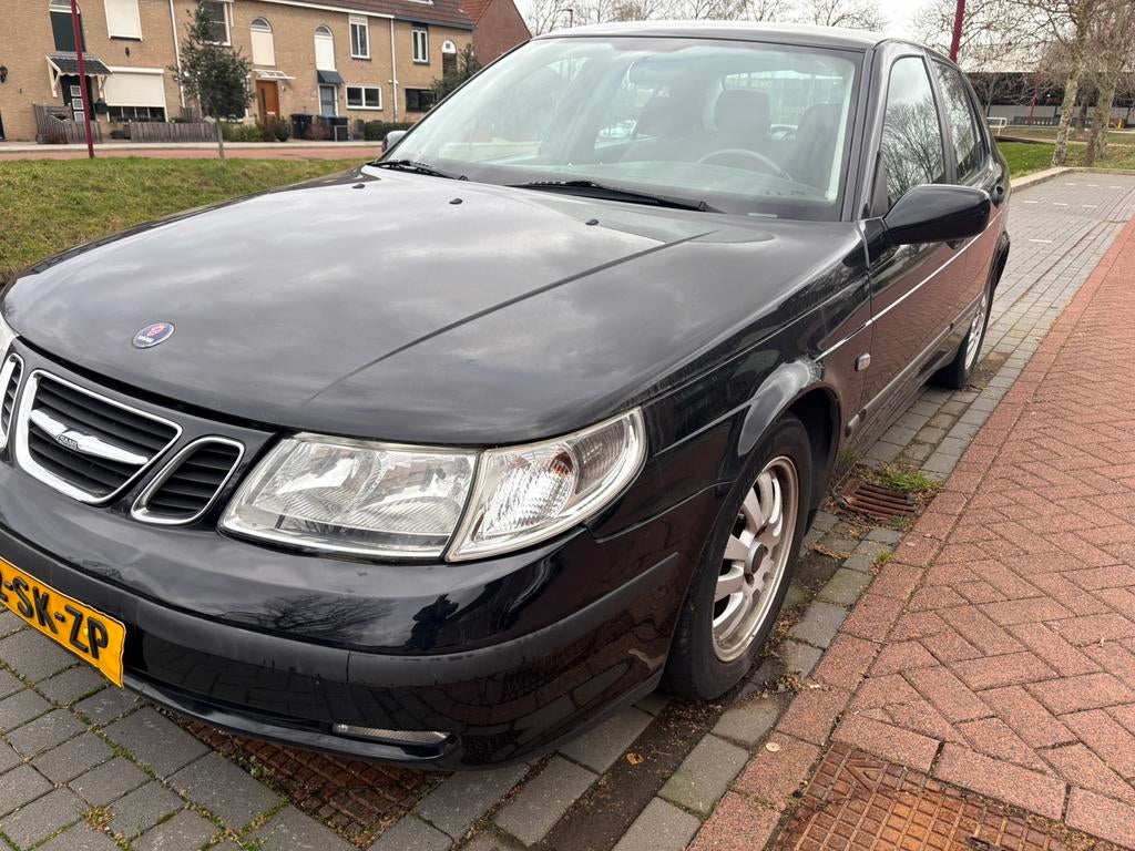 Saab 9-5 2.0 T 2004 Zwart, Auto's, Voorwielaandrijving, 1800 kg, 4 cilinders, Zwart