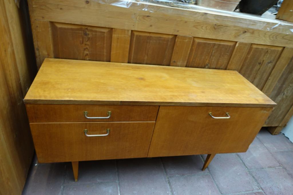 Vintage klepkast/tv meubel /klein dressoir, Ophalen