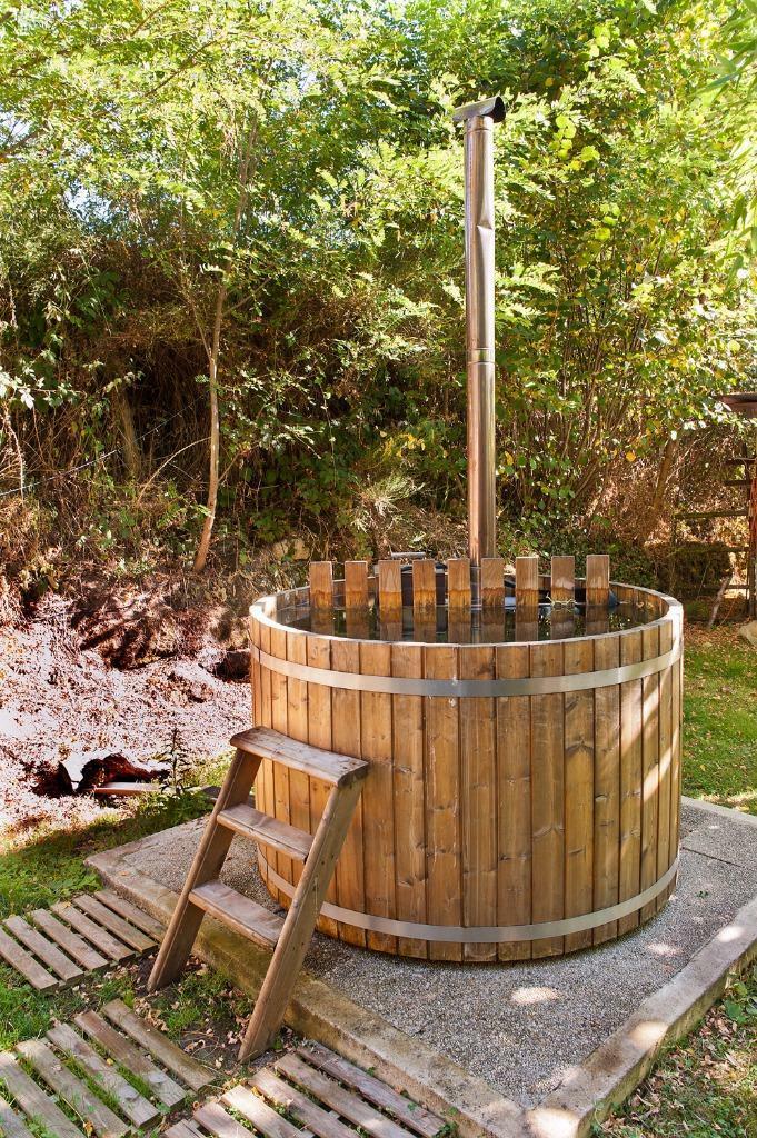 Vrijstaand vakantiehuis, hottub, tuin, zwembad, Puy-de-Dôme, Vakantie, Ardèche of Auvergne, Landelijk, Open haard, 2 personen