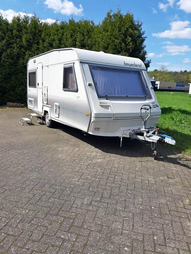Camper verhuur, 4- persoons caravan te huur. Beyerland 495