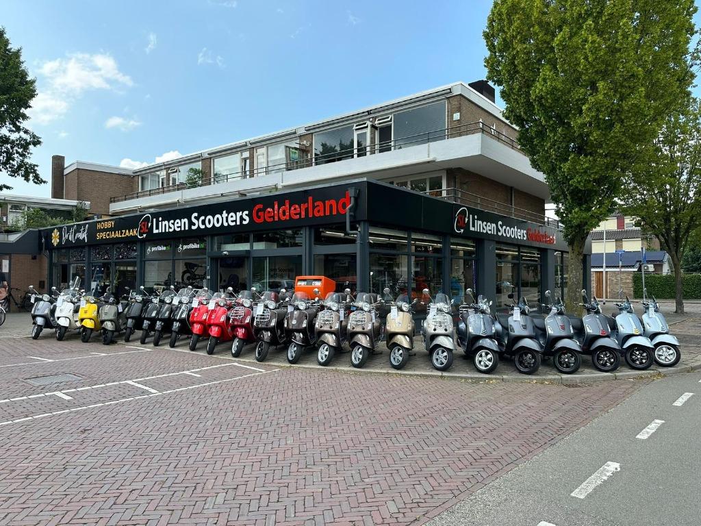 Gebruikte Piaggio Vespa Gts Motorscooters–Ruim op voorraad!, Scooter, 300 cc, Particulier, 1 cilinder