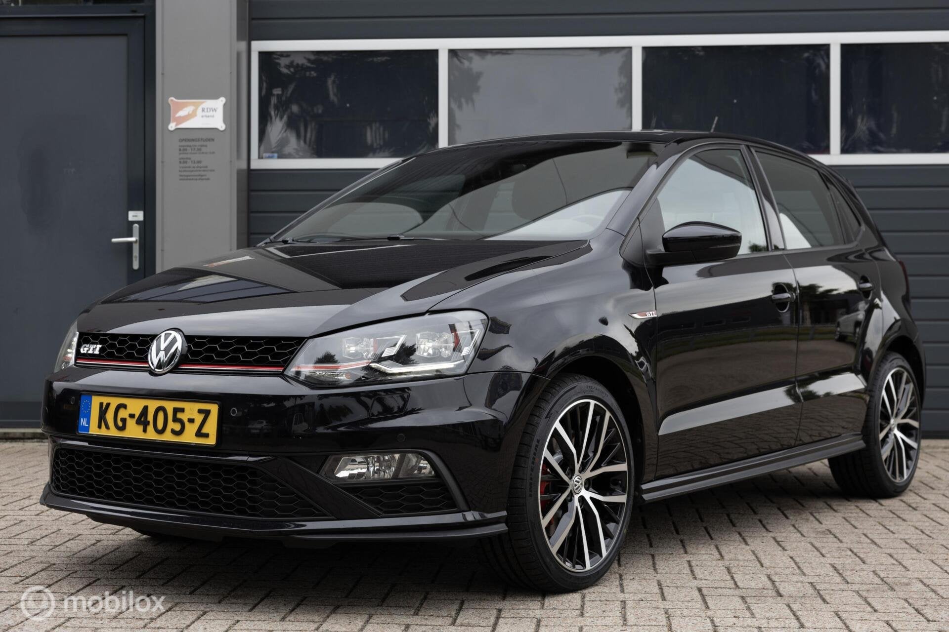 Volkswagen Polo 1.8 TSI GTI LED Pano Clima NL AUTO Navi 5drs, Euro 6, Zwart, Origineel Nederlands, Bedrijf