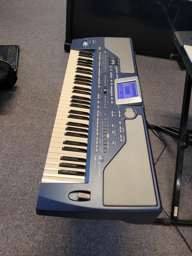 Kebourd PA 800 staat prima.met boekje en dvd, Ophalen of Verzenden, Zo goed als nieuw, 61 toetsen, Korg