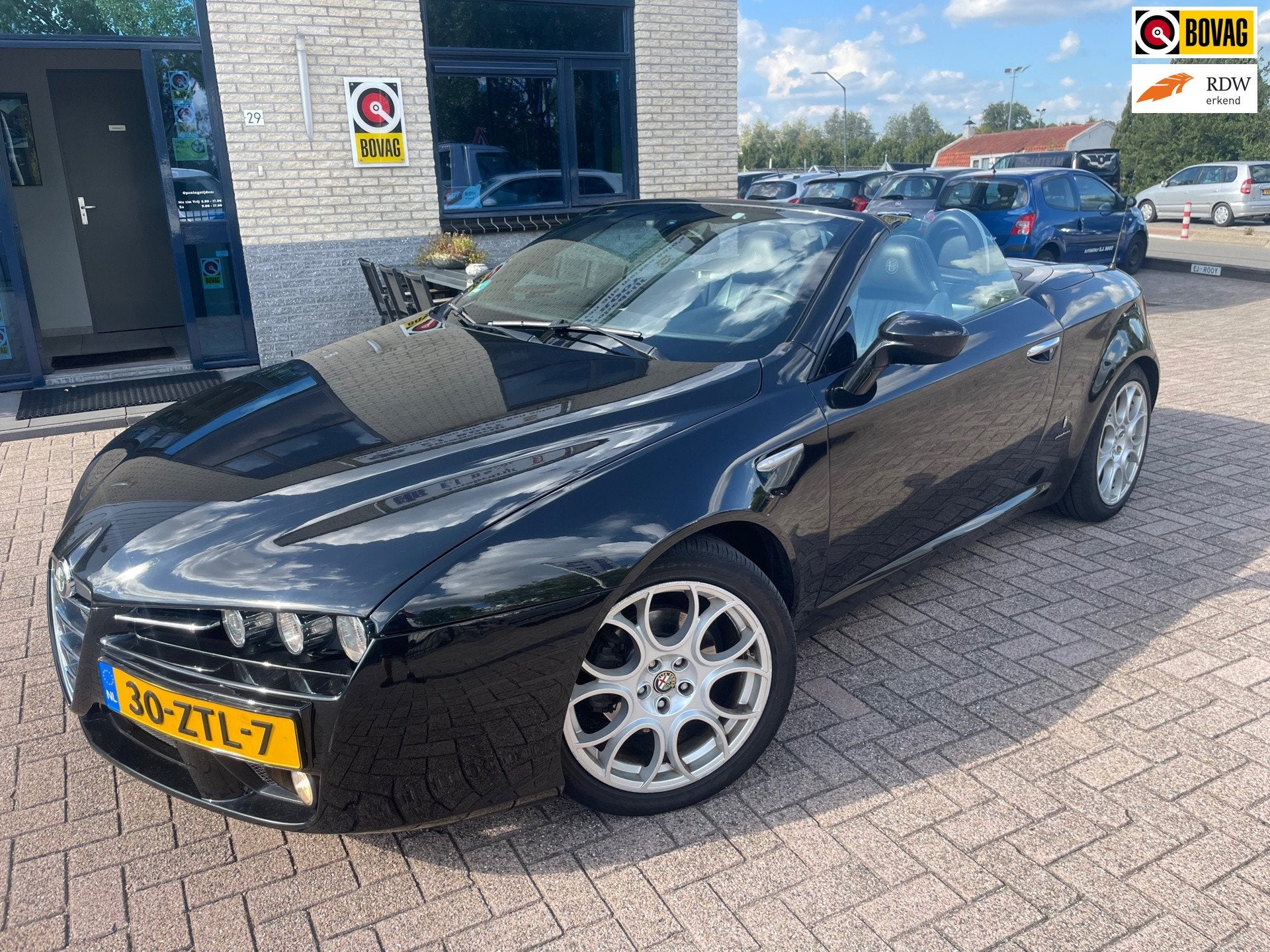 Alfa Romeo Spider 2.2 JTS Exclusive- bluetooth-nav, Gebruikt, 4 cilinders, Cabriolet, 1505 kg