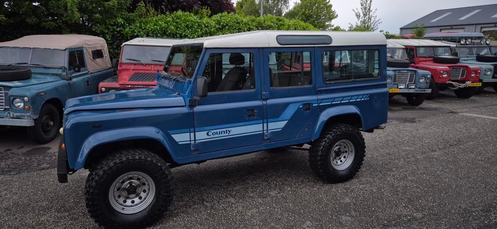 Land Rover Defender 2.5 110" Stationwag., Auto's, Land Rover, 2316 cc, Gebruikt, 4 cilinders, Blauw