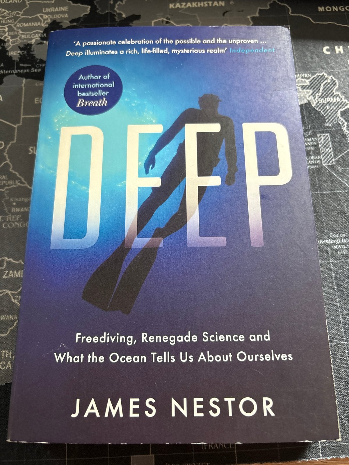 Deep: Freediving, Renegade Science and What the Ocean Tells, Ophalen of Verzenden, Zo goed als nieuw, Overige onderwerpen