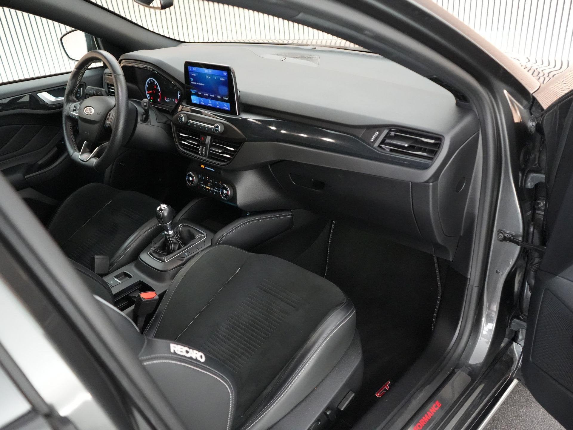 Ford Focus ST-3 2.3 280pk |B&O|blind spot|Apple Carplay|adap, Auto's, Ford, 1408 kg, Gebruikt, 4 cilinders, Leder en Stof
