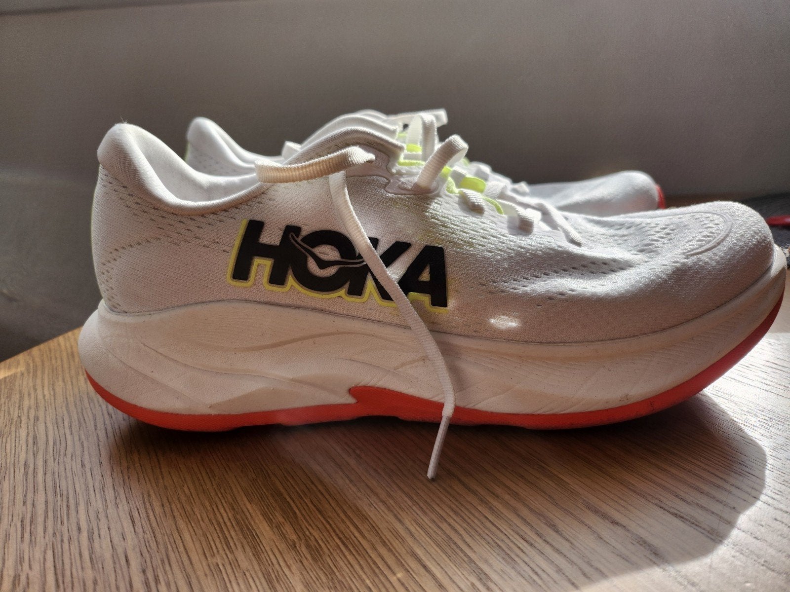 Hoka Rincon 4 maat 42, Sport en Fitness, Loopsport en Atletiek, Hardloopschoenen, Zo goed als nieuw, Hardlopen, Ophalen