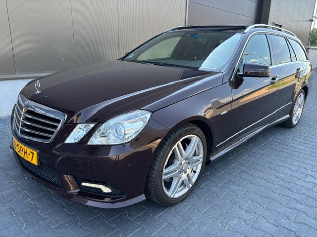 Mercedes-benz E-KLASSE 250 CGI BNS CL. AV.G, Auto's, Mercedes-Benz, Automaat, Euro 5, Achterwielaandrijving, Gebruikt