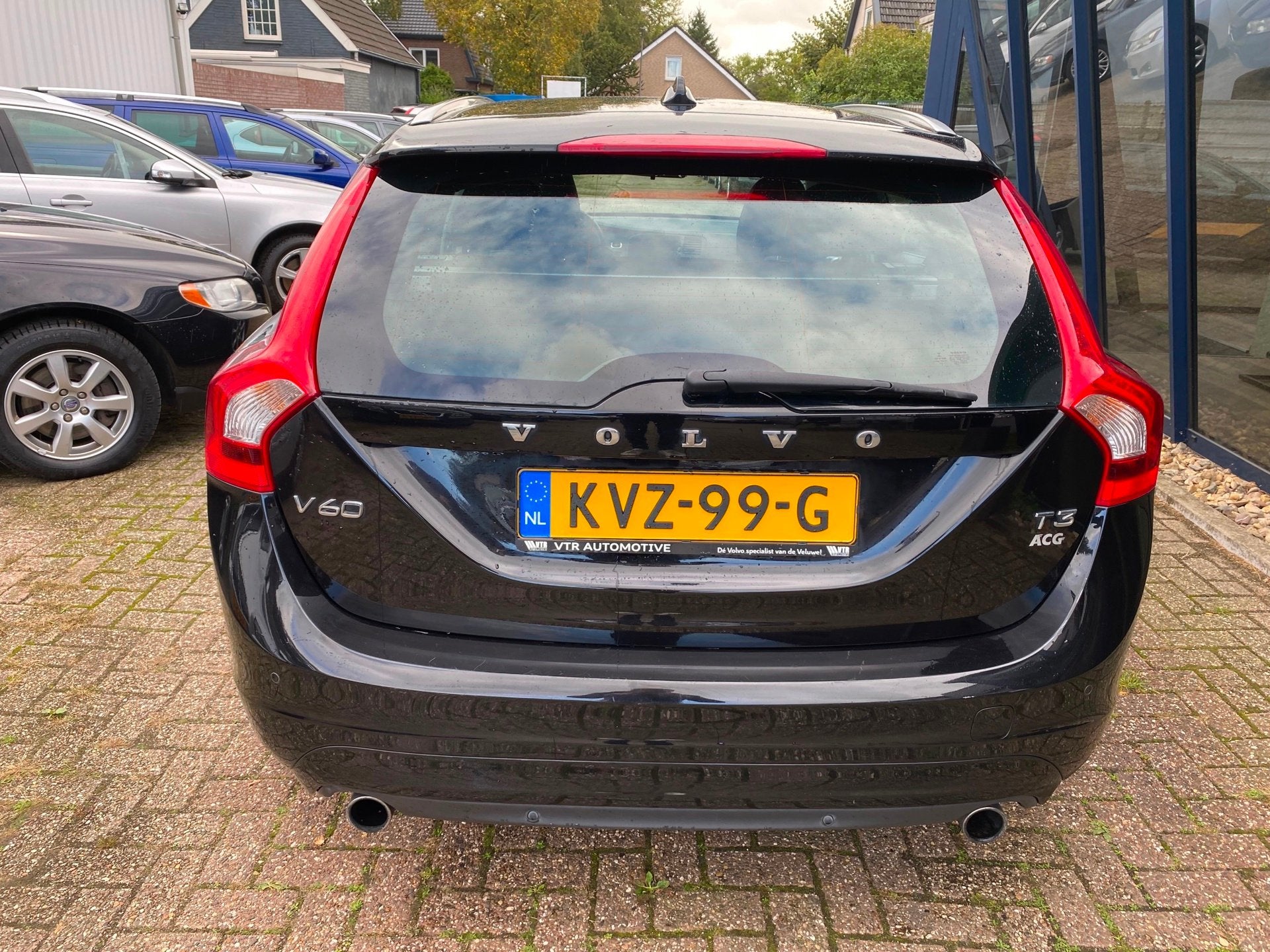 Volvo V60 2.0 T3 Ocean Race LEER / NAVI / 18 '' VELGEN, Gebruikt, 4 cilinders, 1969 cc, Verwarmde buitenspiegels