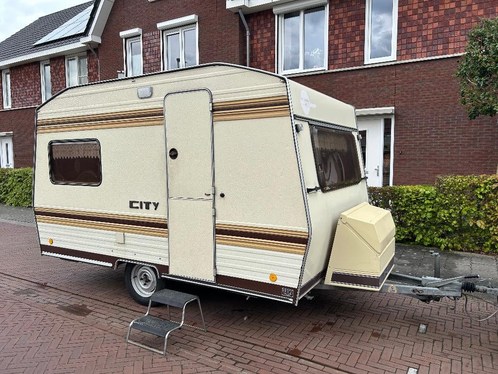 Bürstner Flipper City 1981, Caravans en Kamperen, Standaardzit, 2 aparte bedden, 750 - 1000 kg, Particulier