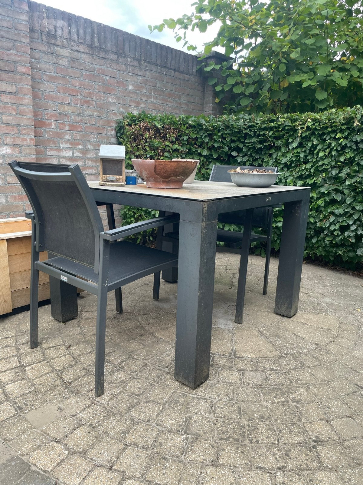 Stevige tuintafel met 2 stoelen, Tuin en Terras, Ophalen, Gebruikt, Vierkant, Metaal