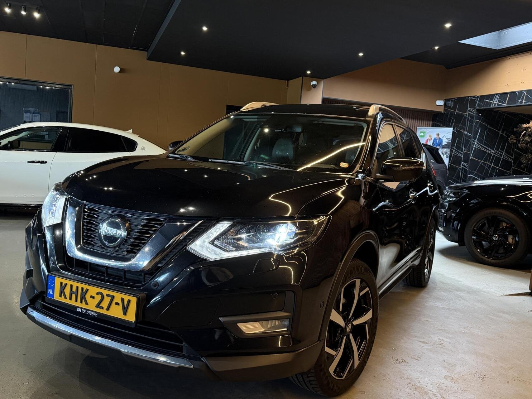 Foto 11 van Nissan X-Trail 1.3 DIG-T N-Tec PANO,TREKH,19''BOSEElecStoel