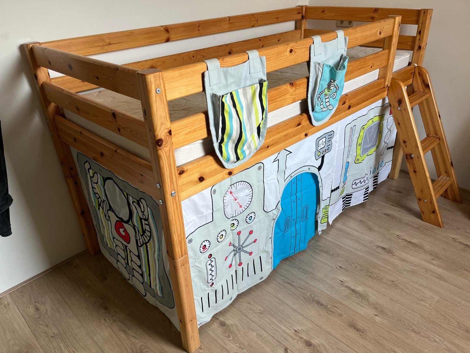 Halfhoogslaper Flexa 90x200, 120 cm hoog, grenen, Ophalen, Gebruikt, 90 cm, Eenpersoons