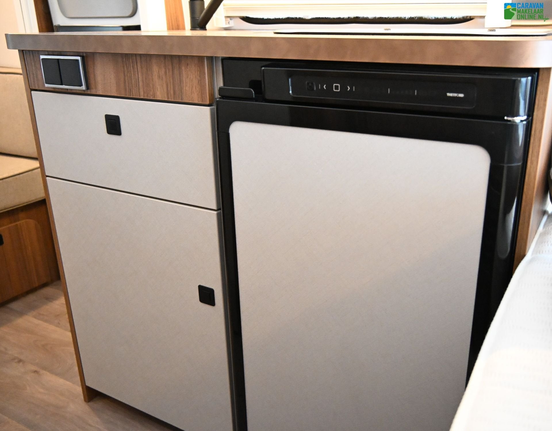 Foto 13 van Eriba Touring Triton 430 Mover Cass.luifel Boiler COMPLEET!