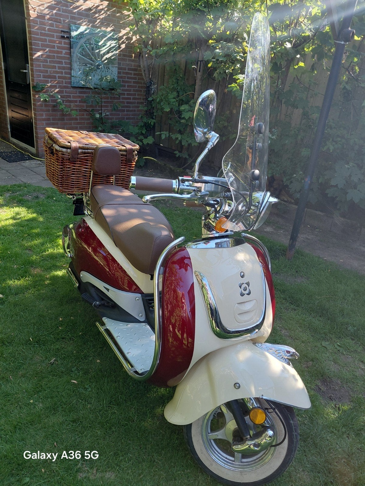 Stijlvolle Scooter - Zo Goed als Nieuw, Fietsen en Brommers, Snorfietsen en Snorscooters, Ophalen, Zo goed als nieuw, Benzine