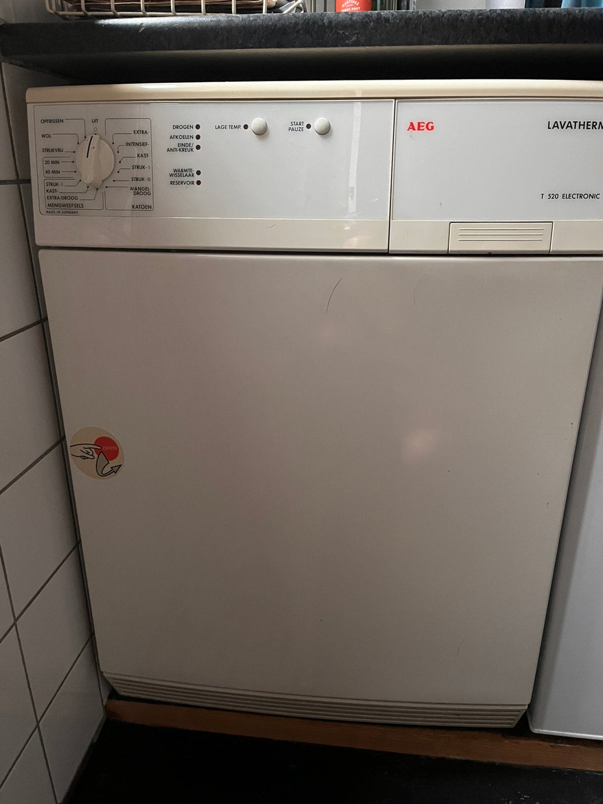 Wasdroger AEG Lavatherm T520-W, Ophalen, 6 tot 8 kg, Gebruikt, Minder dan 85 cm