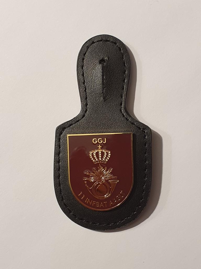 Borstzakhanger + Stickers Garderegiment Grenadiers en Jagers, Verzamelen, Ophalen of Verzenden, Landmacht, Nederland, Embleem of Badge