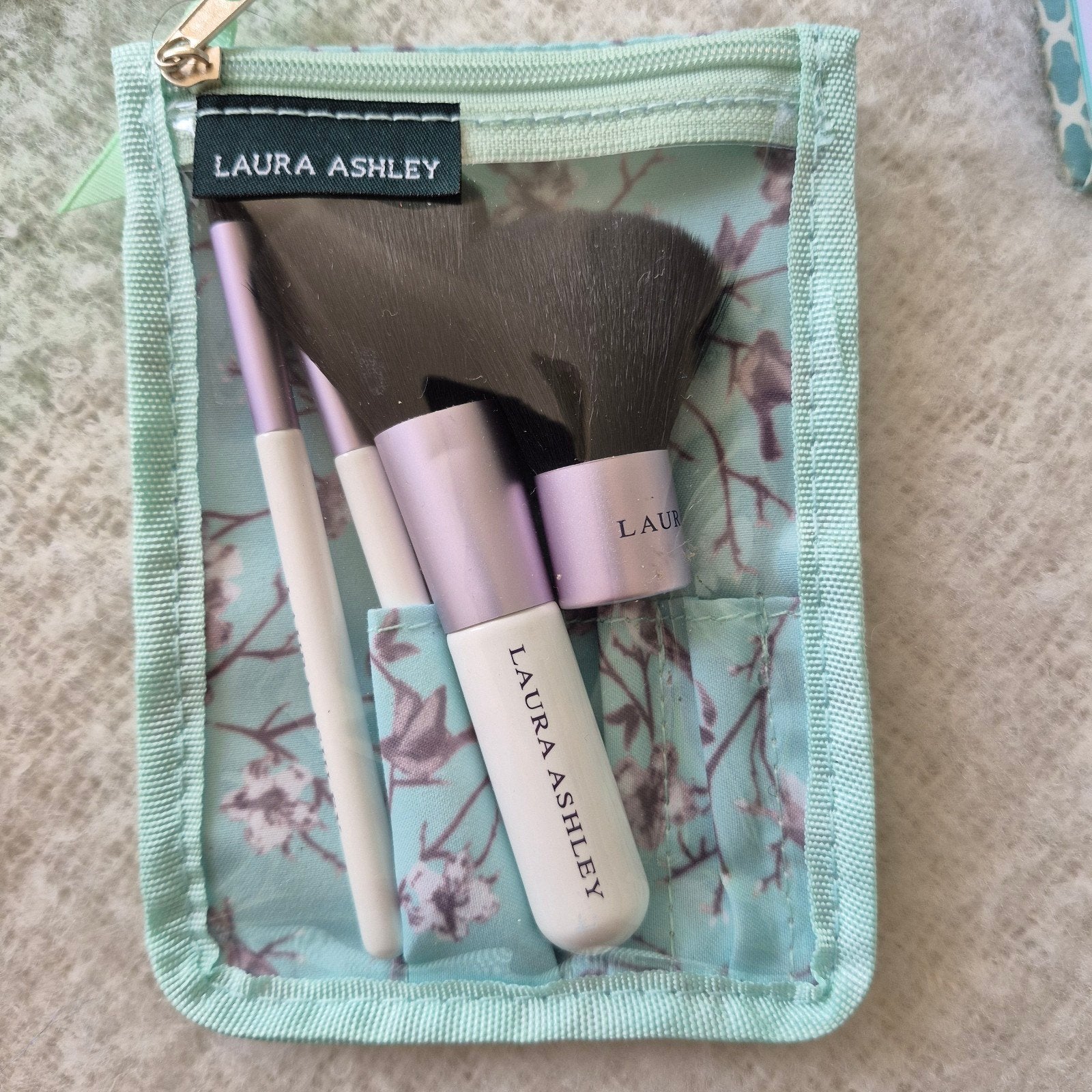 Nieuwe Laura Ashley make-up kwasten set, Gehele gezicht, Nieuw, Ophalen of Verzenden, Roze