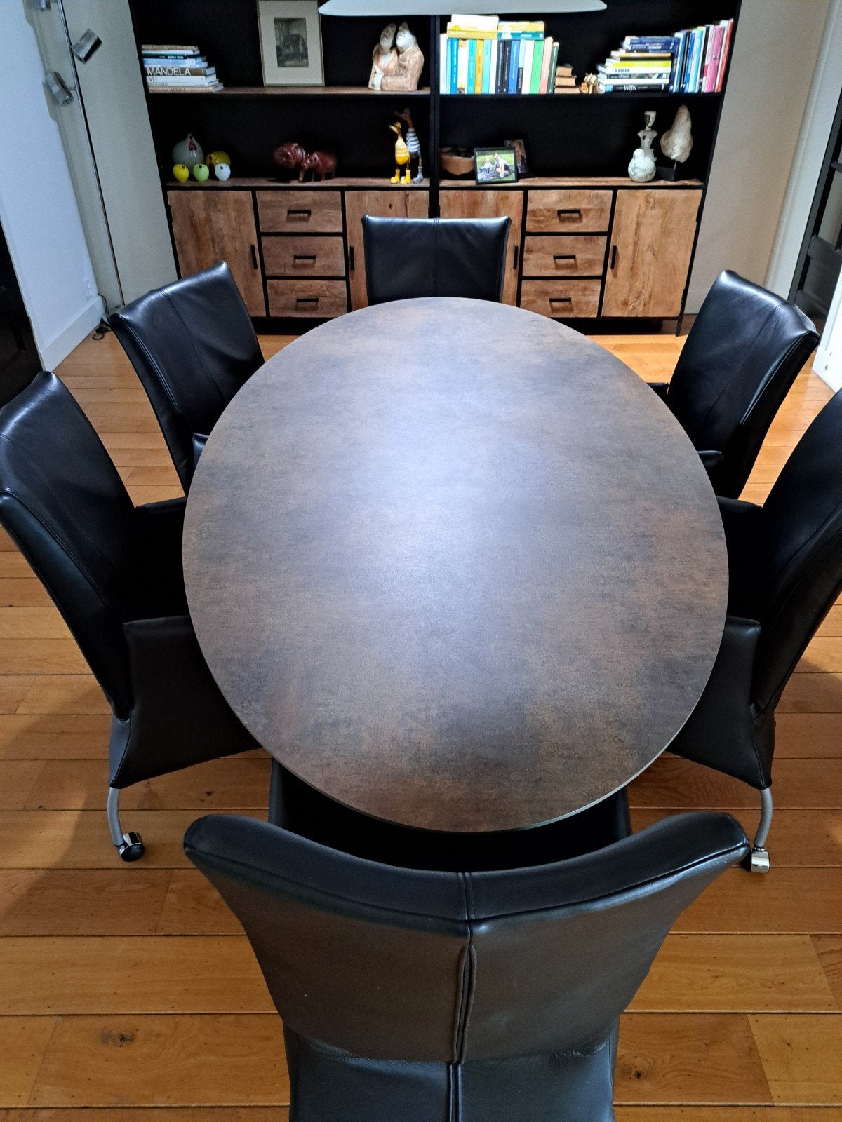 Zwarte leren eetkamerstoelen op wieltjes (6 stuks), Huis en Inrichting, Stoelen, Modern, Comfortabel, Gebruikt, Zwart, Ophalen of Verzenden