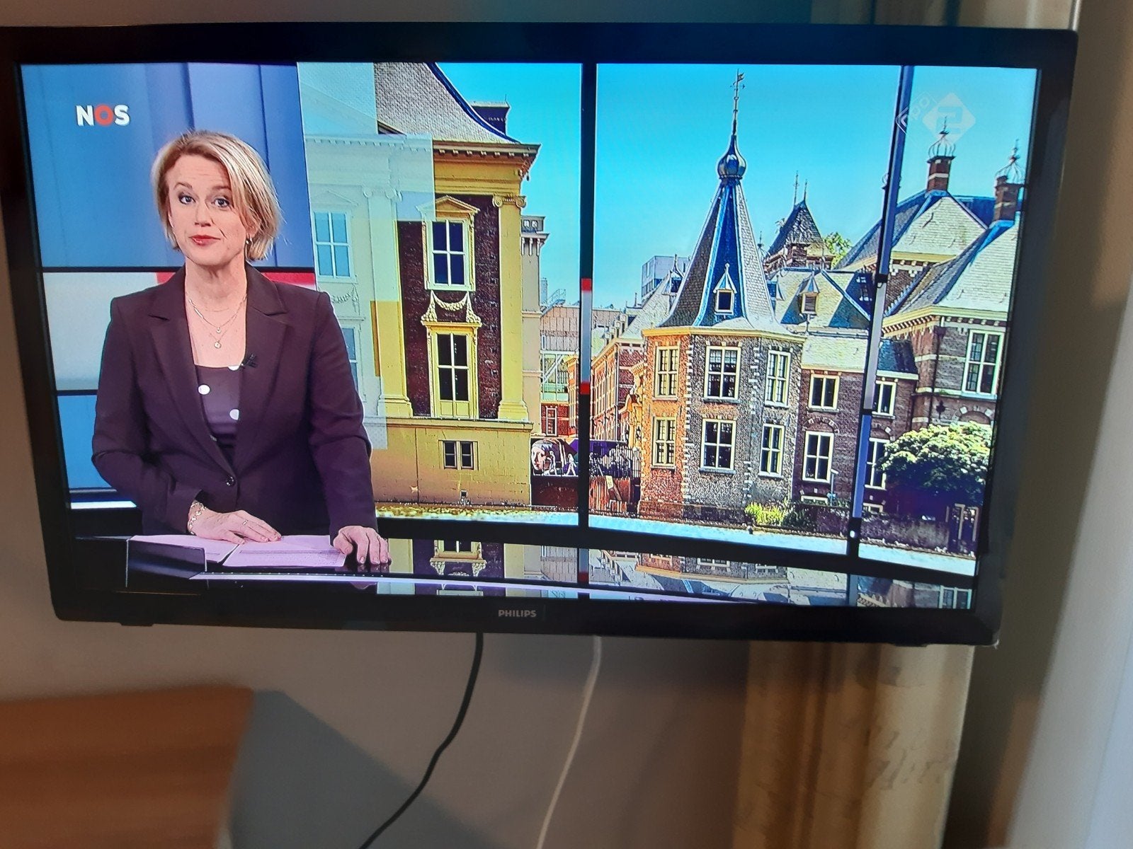 Philips TV 54 cm met muurbeugel en afstandsbediening, Ophalen, Zo goed als nieuw, 40 tot 60 cm, Philips