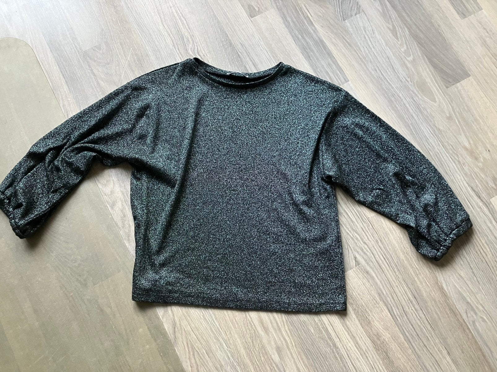 Super mooi truitje met glinstering van Zara mast M koopje, Kleding | Dames, Truien en Vesten, Ophalen of Verzenden, Zo goed als nieuw