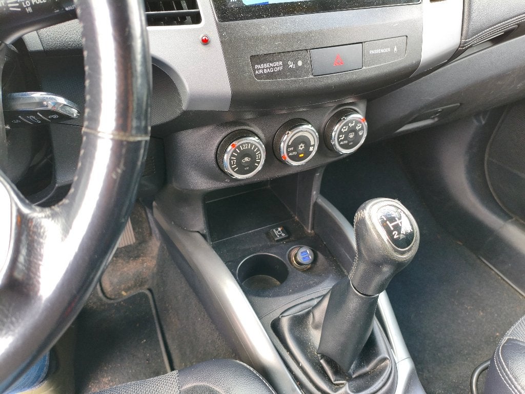 Foto 15 van Mitsubishi Outlander 2.4 125KW 4WD 2010 Wit