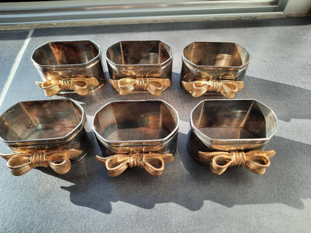 servietringen serviet ring verzilverd met goudkleurige strik, Verzenden, Gebruikt, Zilver