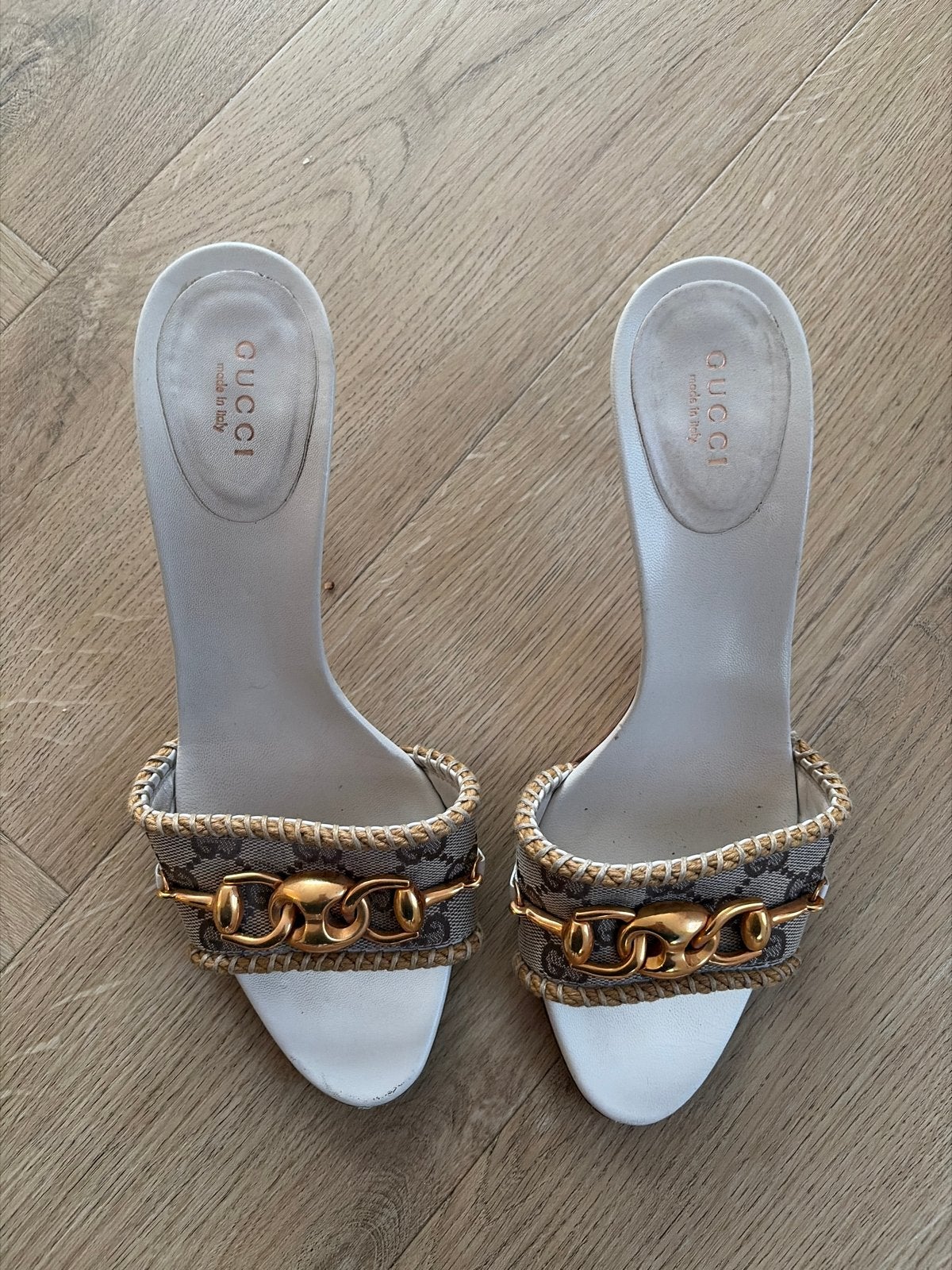 Gucci muiltjes met hak - Maat 38.5, Ophalen of Verzenden, Gedragen, Beige, Sandalen of Muiltjes