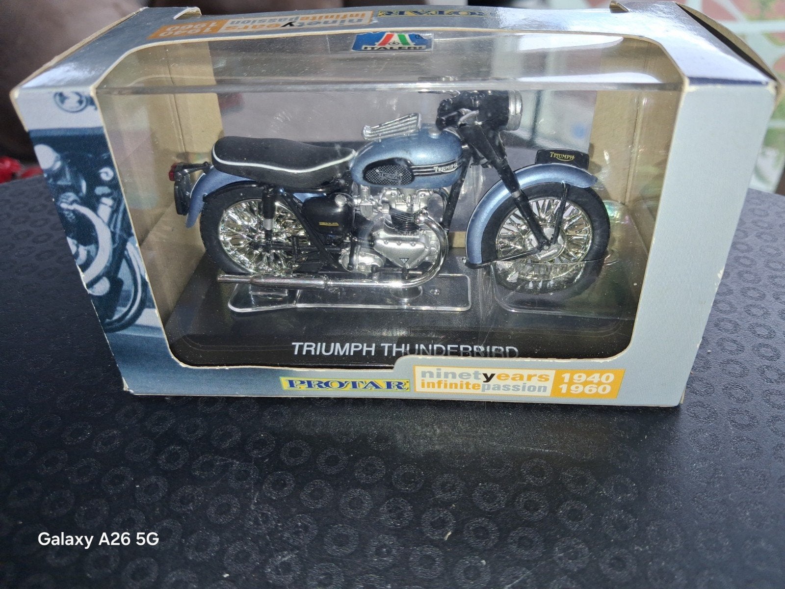 Triumph Thunderbird schaalmodel (Italeri), Ophalen of Verzenden, Zo goed als nieuw