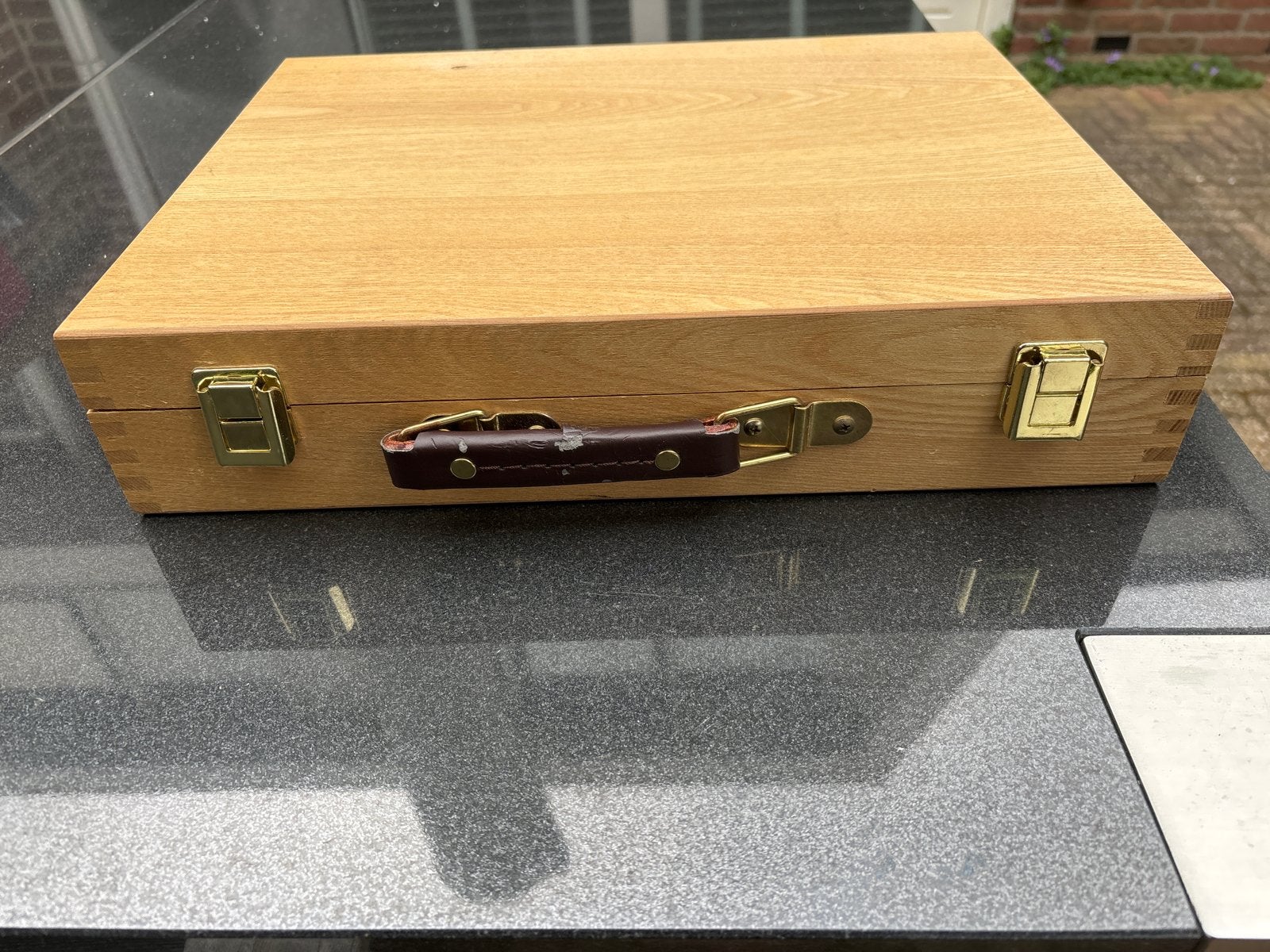 Houten kistje met handvat en sluitingen, Ophalen, Minder dan 50 cm, Zo goed als nieuw, 5 – 50