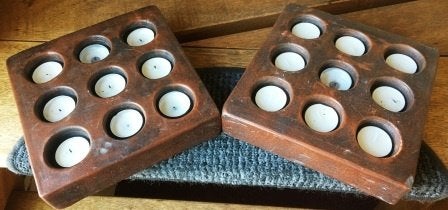 Twee donkerbruine waxinelicht houders, 2 x 9 kaarsjes, Gebruikt, Bruin, Waxinelichthouder, Ophalen of Verzenden