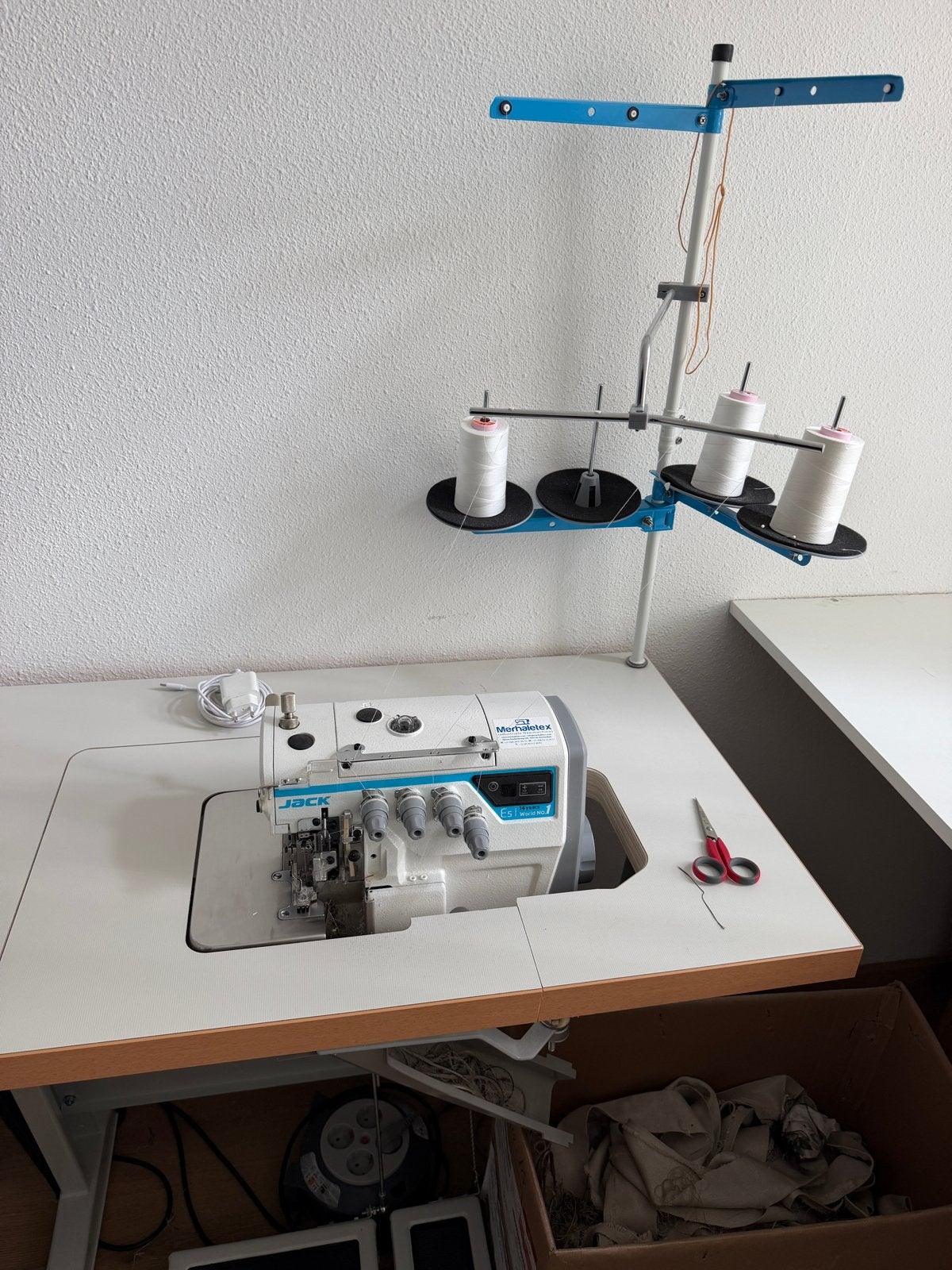 Diverse naaimachines, overlock, strijktafel, blindzoom, Gebruikt, Naaimachine, Industrieel, Ophalen