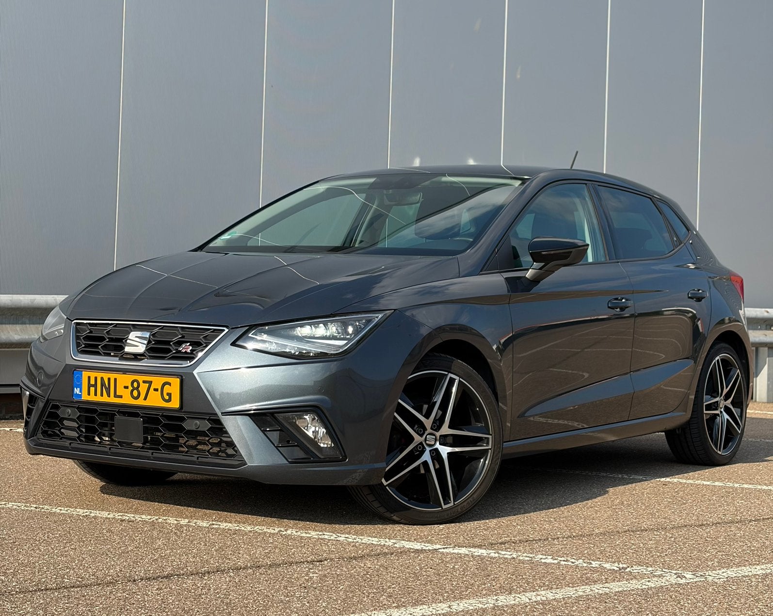 Seat Ibiza 1.0 TSI FR /Stoel verwarming/Camera/Apple Carplay, Voorwielaandrijving, Multifunctioneel stuurwiel, Zwart, 95 pk