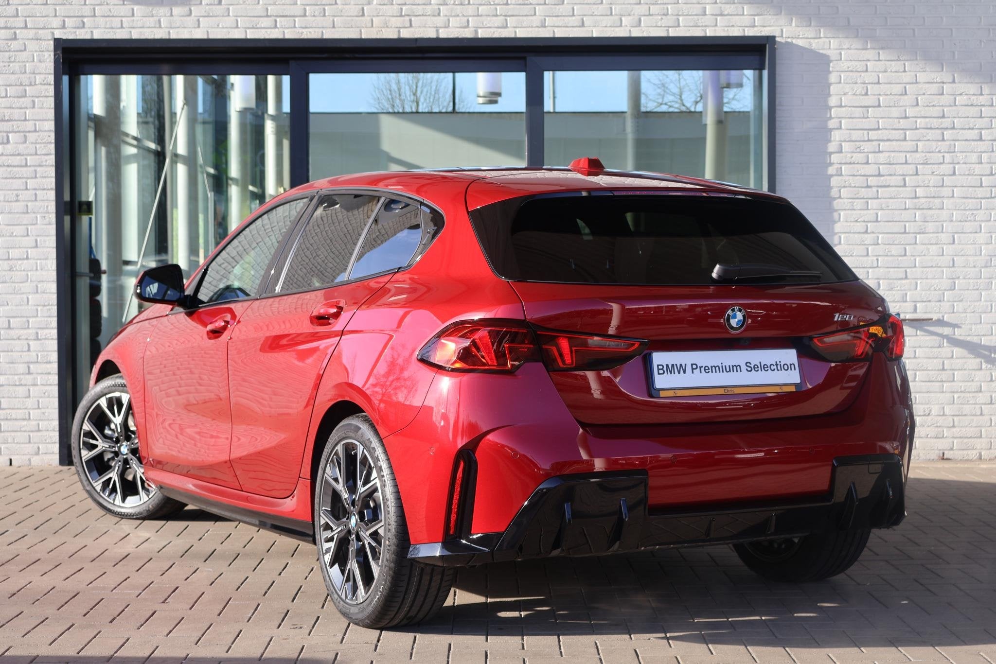 BMW 1 Serie 120 | M Sportpakket | Driving Assistant | Voorst, Auto's, Stof, Gebruikt, Met garantie (alle), Origineel Nederlands
