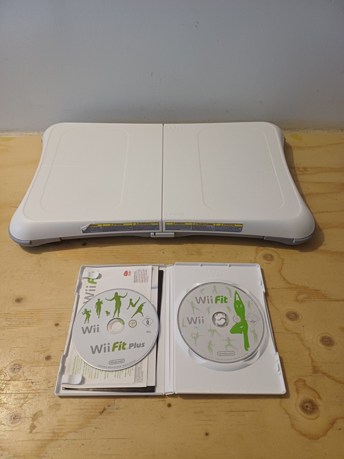 wii balanceboard + Wii Fit + Wii Fit Plus, 1 speler, Ophalen of Verzenden, Zo goed als nieuw, Vanaf 3 jaar