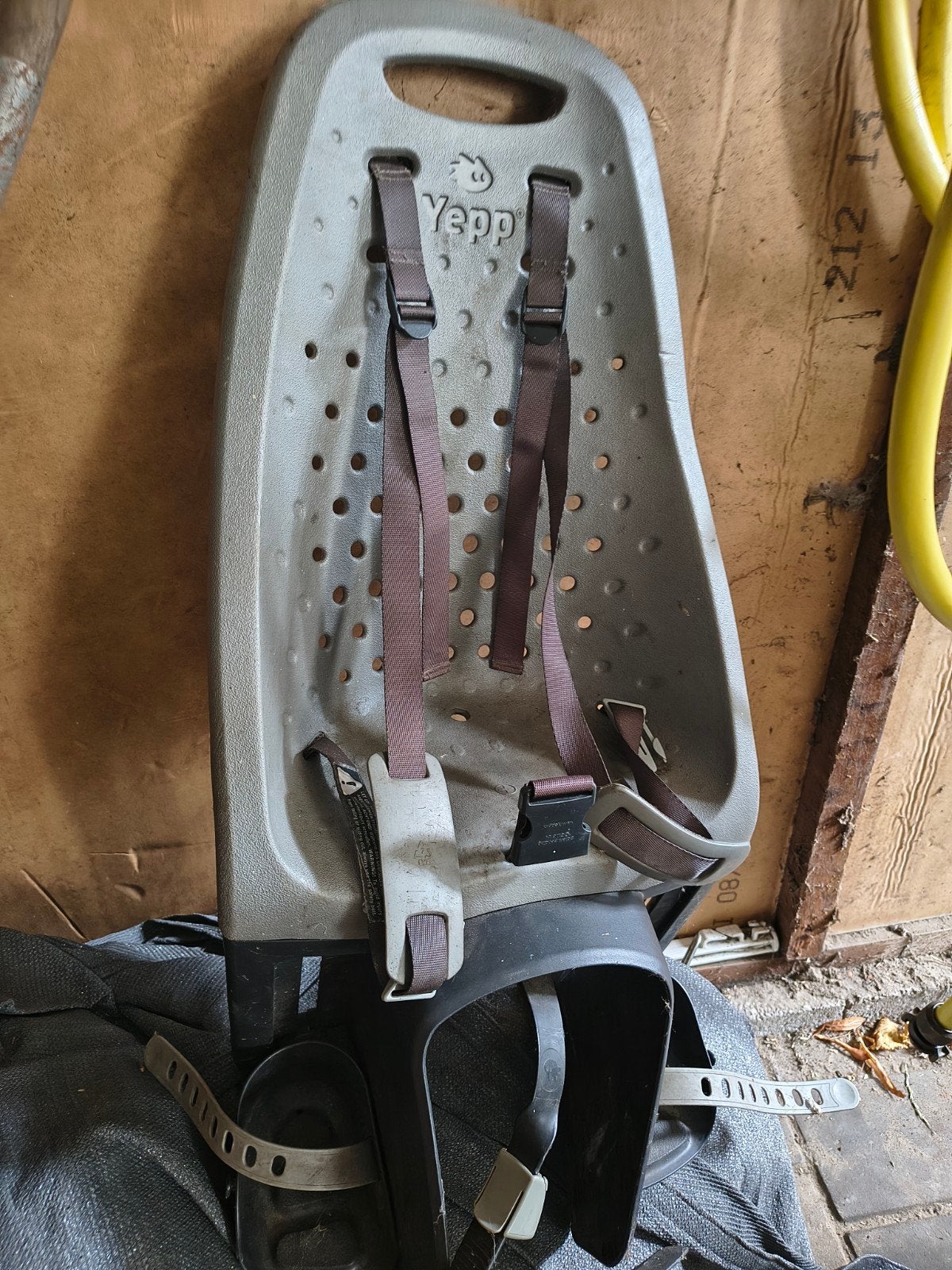 Yepp kinderstoeltje + adapter, Ophalen, Gebruikt