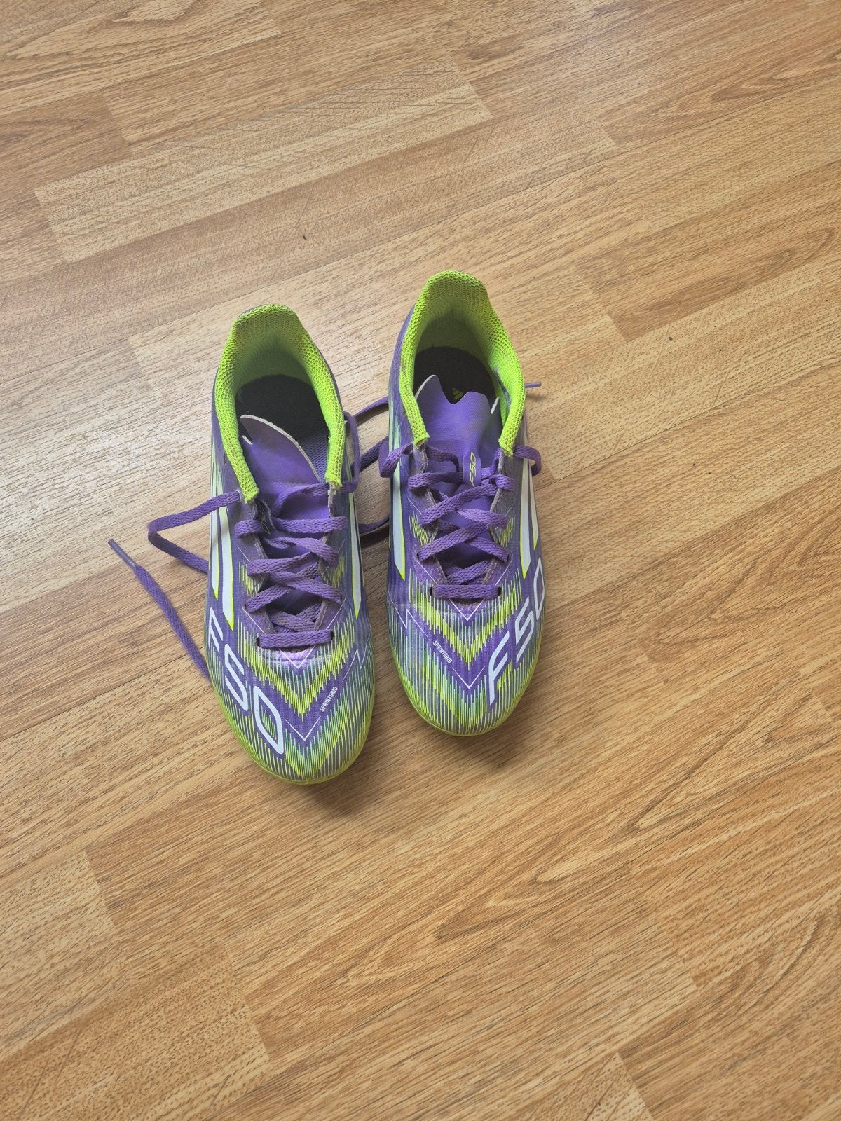 Adidas voetbalschoenen kind maat 34, Gebruikt, Schoenen, Ophalen of Verzenden