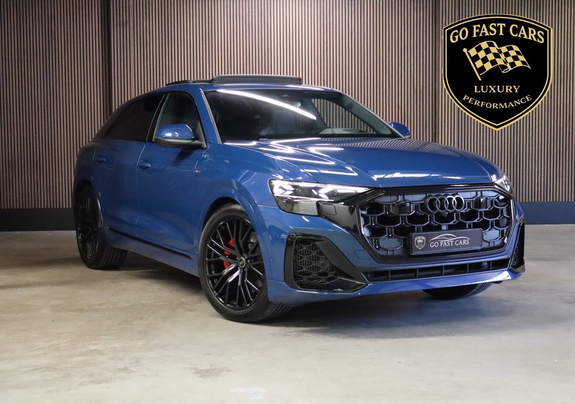 Audi Q8 55 TFSI e quattro Pro Line S|RS Seats|Trekhaak|Memor, Auto's, Automaat, Zwart, Automatische klimaatregeling, Overige brandstoffen