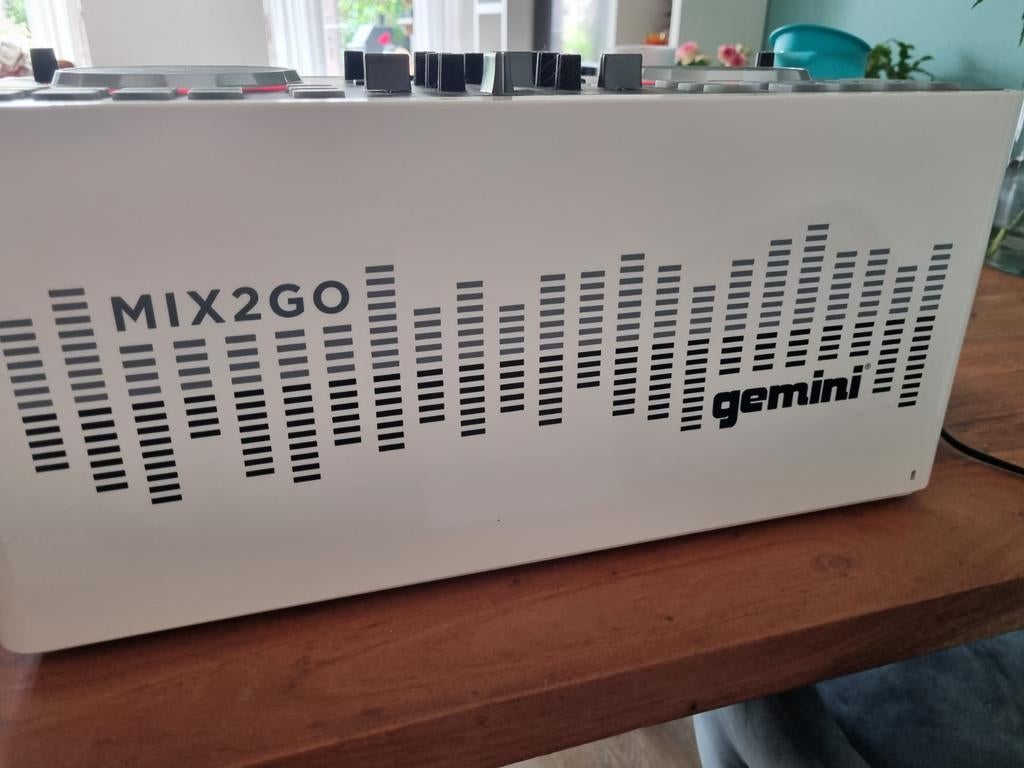 Gemini MIX2GO DJ-controller - Draagbaar en Compleet, Ophalen, Zo goed als nieuw, Dj-set, Overige merken
