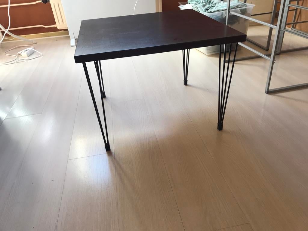 Salontafel 60e jaren, ijzerenpoten geïntregeerd in het blad, Huis en Inrichting, Tafels | Salontafels, Ophalen, Gebruikt, 50 tot 100 cm