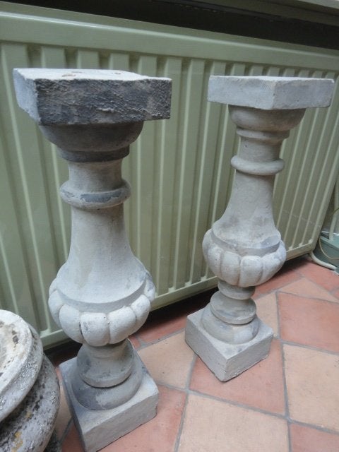 2 antieke FRANSE STENEN BALUSTERS trap, hoogte 60 cm, Ophalen