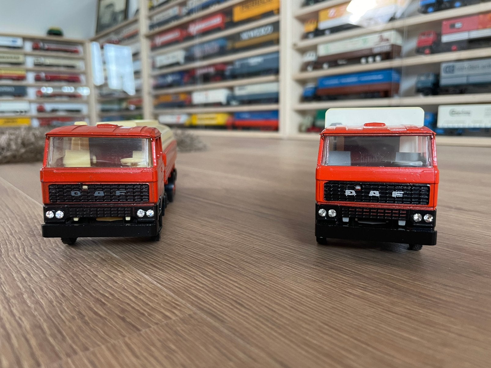 DAF 2800 1e type. 2 stuks Lion Car., Ophalen of Verzenden, Zo goed als nieuw, Bus of Vrachtwagen, Lion Toys