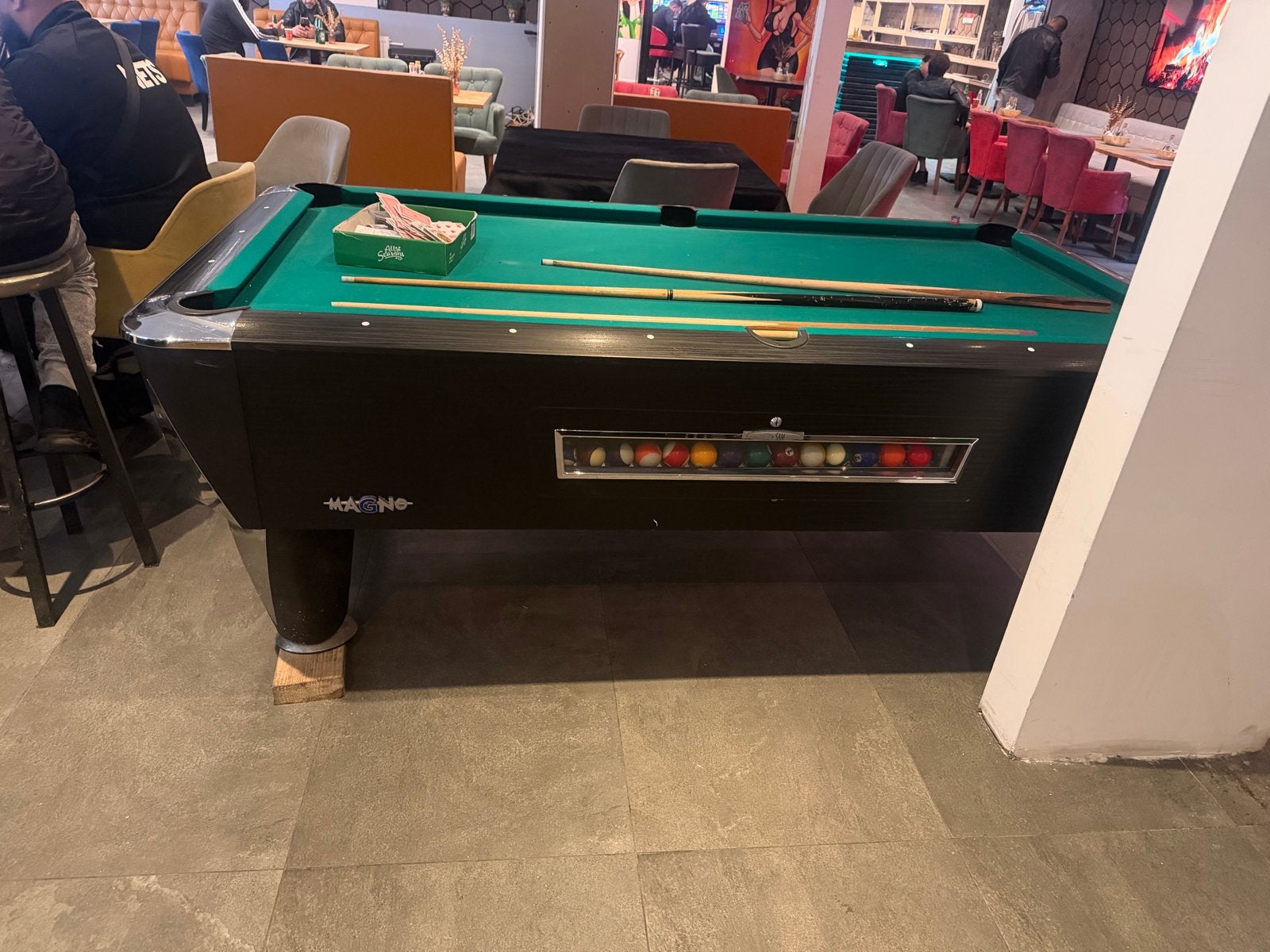 Professionele Magno SAM Pooltafel met Muntsysteem, Een of twee spelers, Ophalen of Verzenden, Gebruikt