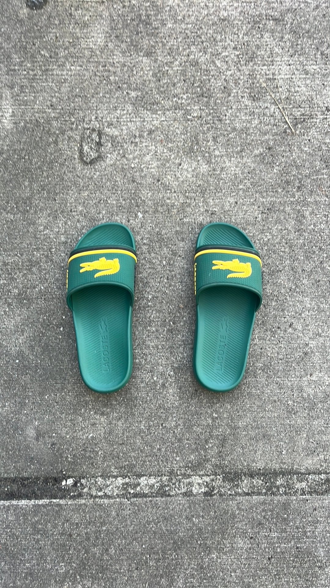 Lacoste slipper, Kinderen en Baby's, Babykleding | Schoentjes en Sokjes, Ophalen, Zo goed als nieuw
