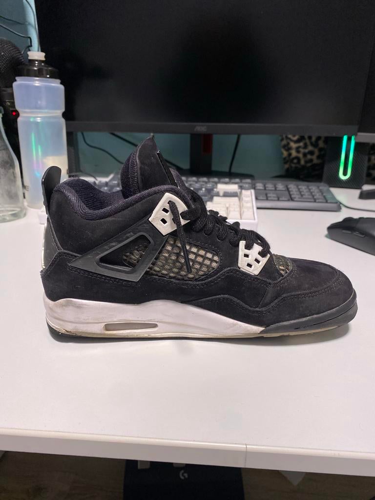 Jordan 4s retro thunder zwart wit maat 35 (gs), Ophalen of Verzenden, Gedragen, Zwart, Sneakers of Gympen