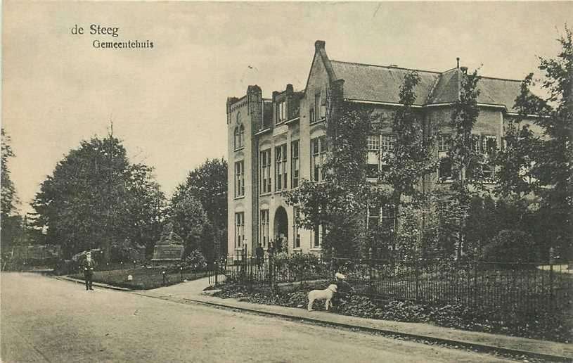 380-606-037 De Steeg Gemeentehuis, Verzenden, Voor 1920, Gelderland