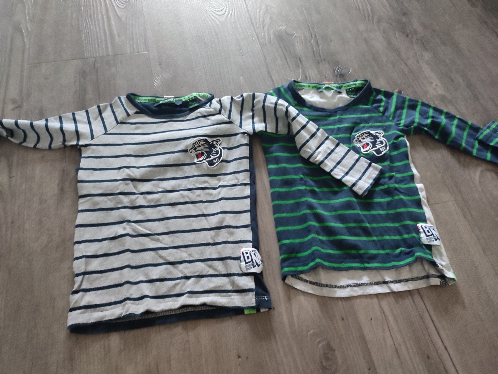 2 longsleeve's  maat 98/104 jongen, Ophalen of Verzenden