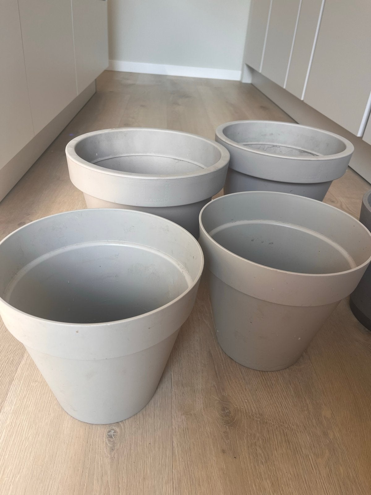4 beige potten 25 en 30cm, Kunststof, Gebruikt, Rond, Binnen